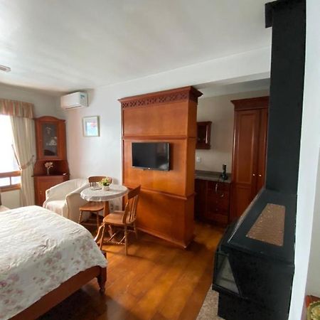 Antigo loft Apartamento Gramado Exterior foto